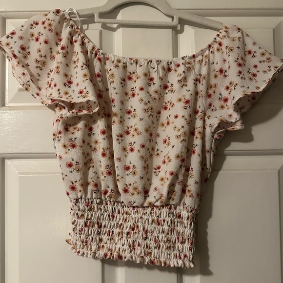 Buckle - Moneteau los angeles women’s cropped shirt - floral design- size Small - Picture 2 of 3